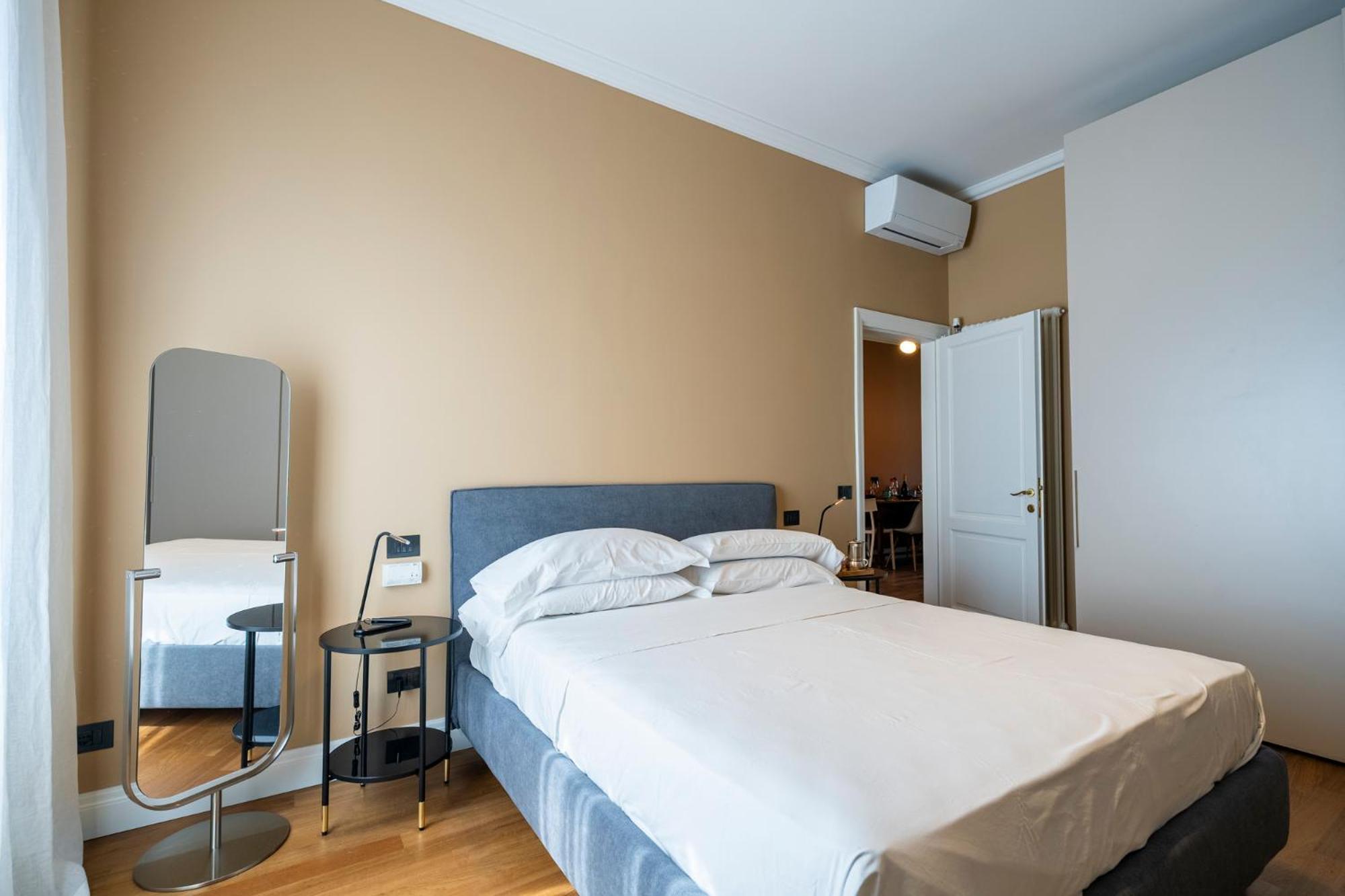 Burchiello Chic Stay-with View In Quiet