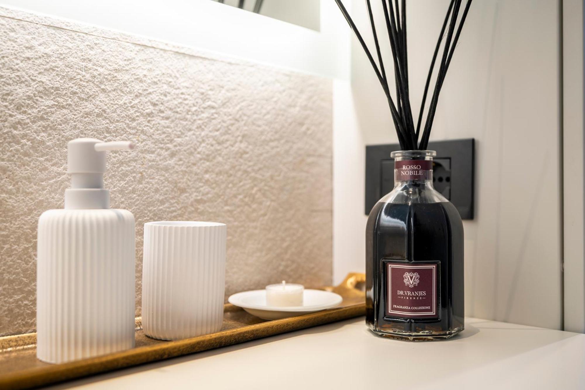 Burchiello Chic Stay-with View In Quiet Apartment *