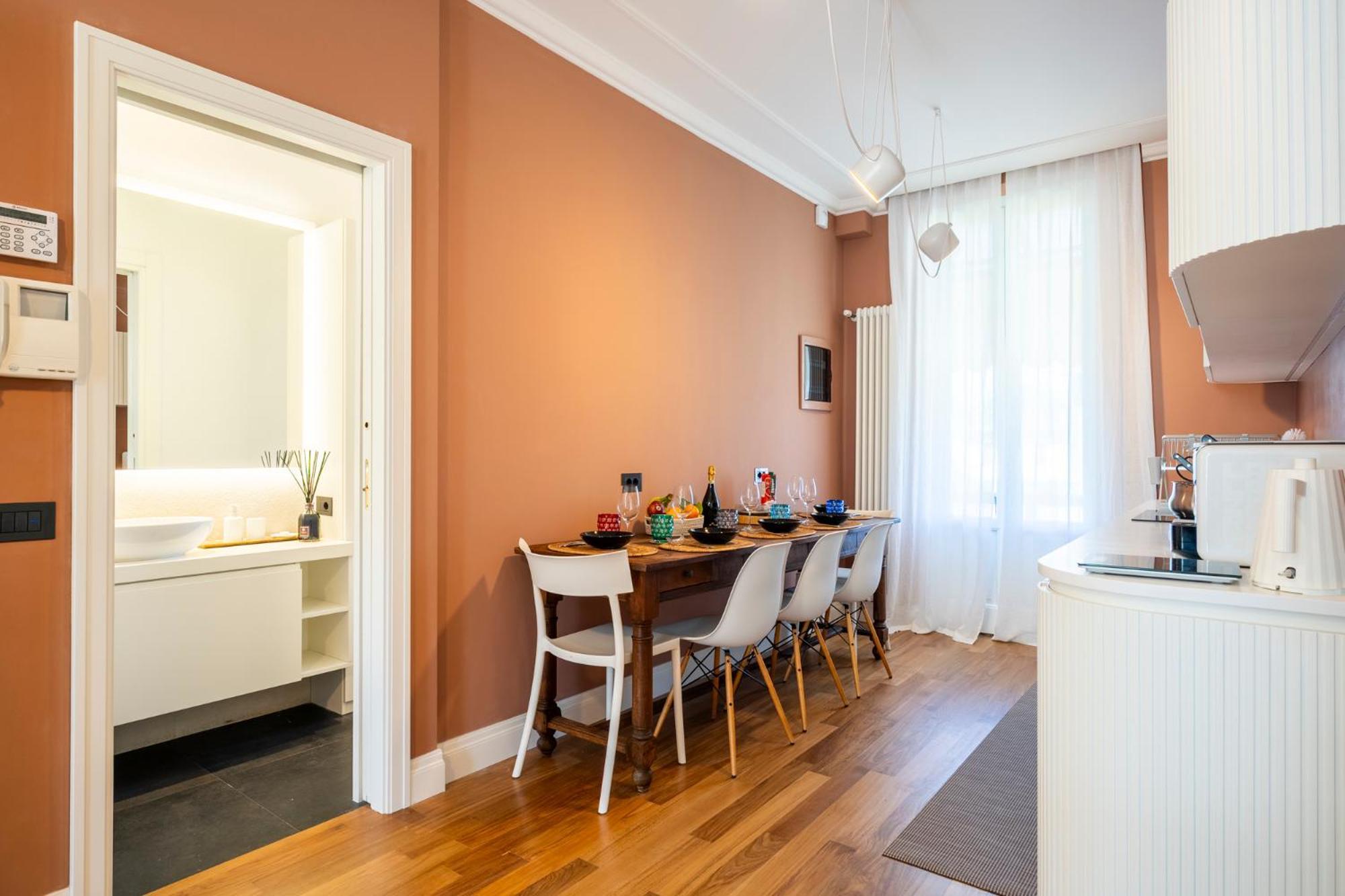 Burchiello Chic Stay-with View In Quiet