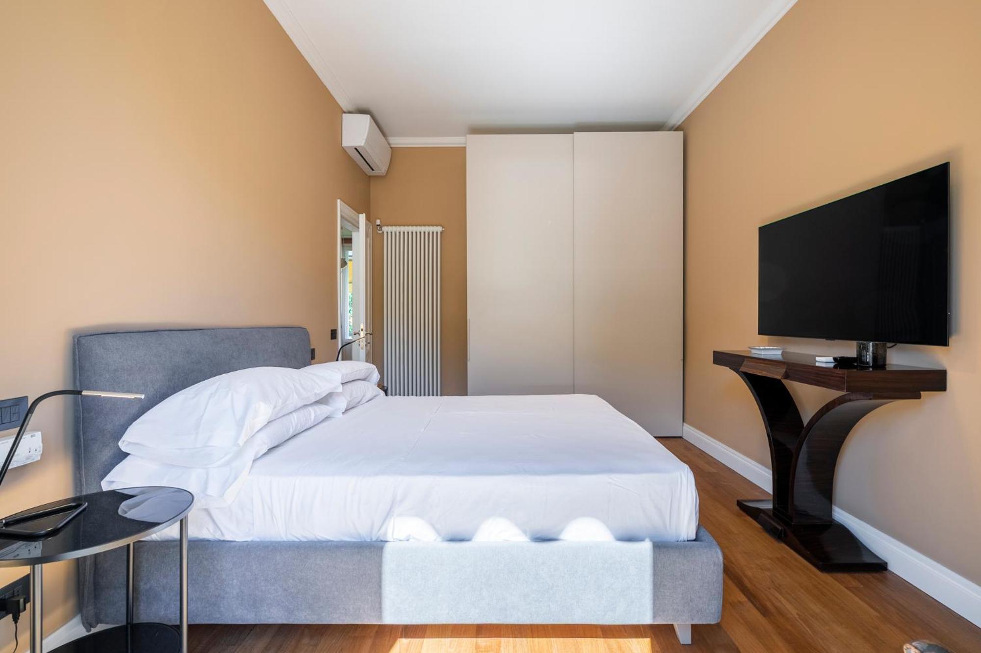 Burchiello Chic Stay-with View In Quiet *